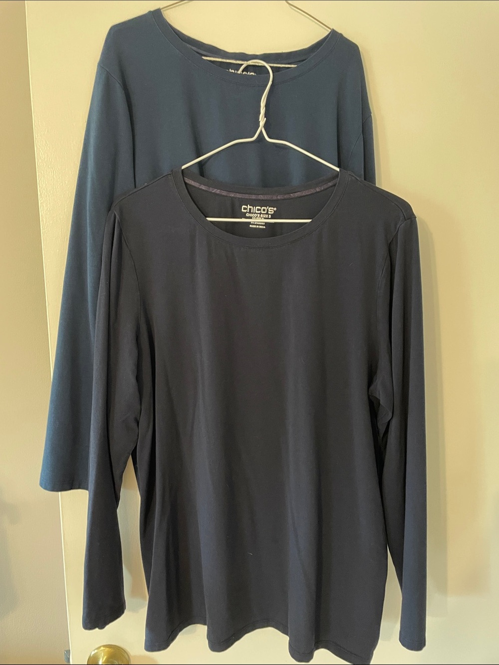 Chico's Pair of Long-Sleeve Crewneck Tops in Navy and Teal size 3 XL